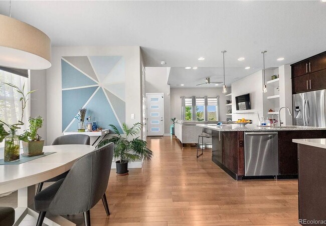 Building Photo - Stunning 4BR House on corner lot in Denver...