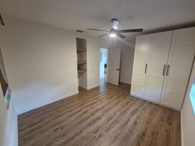 Building Photo - 8 Corydon Dr