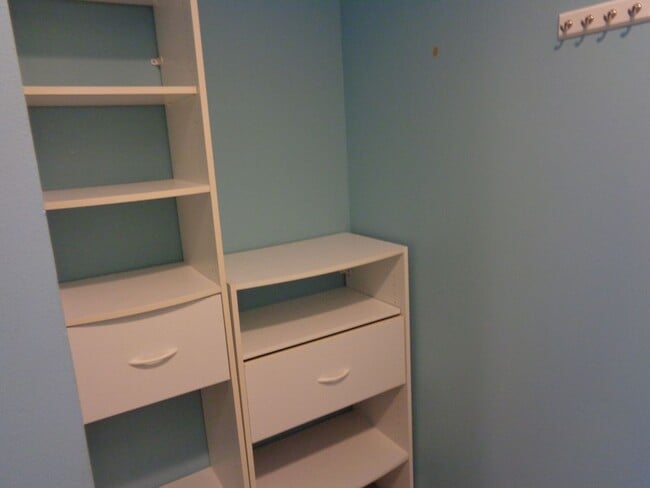 Building Photo - Meadowlark Downs Area-Rental