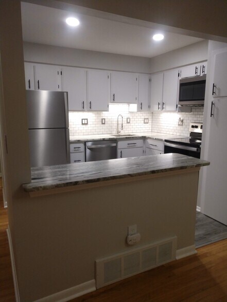Building Photo - 8353 Kennedy Cir