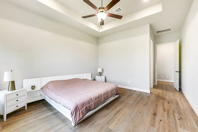 Building Photo - 28289 Emerald Bnd