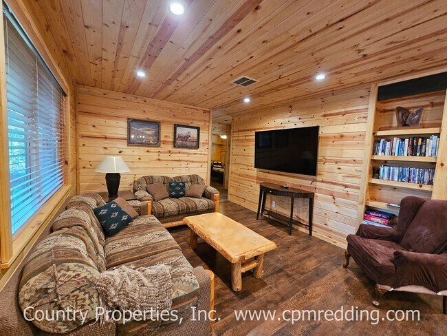 Building Photo - Country Living with 4 Bedrooms plus an Off...