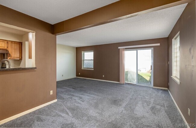 Building Photo - 319 King Peterson Rd