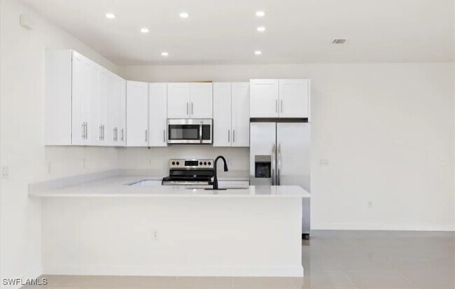 Building Photo - 7004 Brazil Ct
