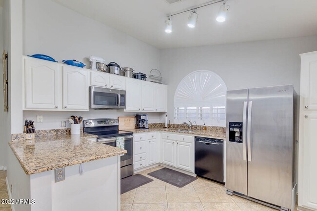 Building Photo - 12719 N 72nd Ave