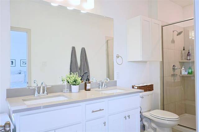 Building Photo - 1020 S Emil Pl