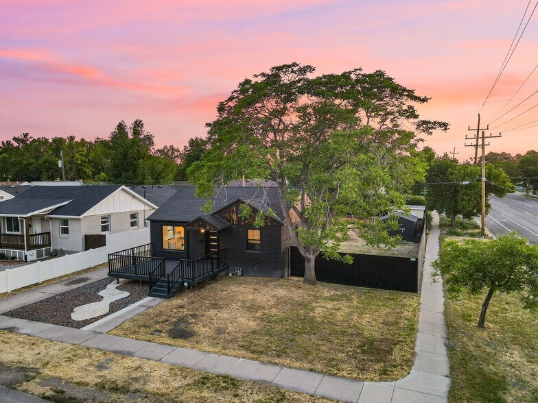 Building Photo - 983 N Poinsettia Dr