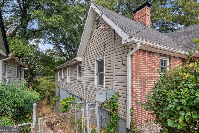 Building Photo - 1005 Westmoor Dr NW