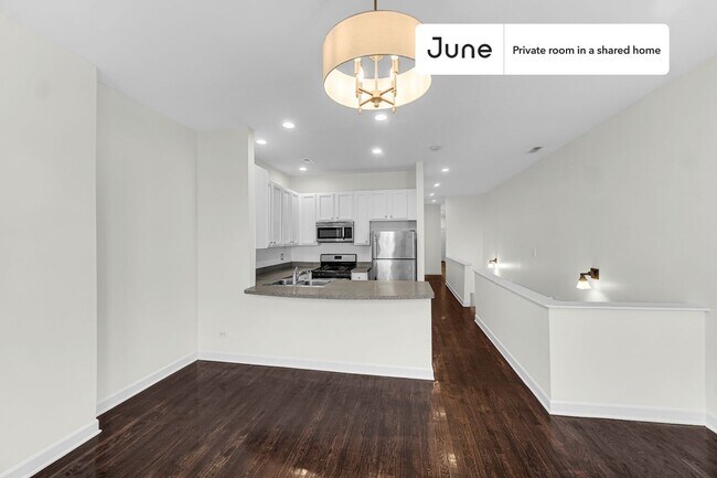 Building Photo - Room in Shared 3 bed/2 bath home