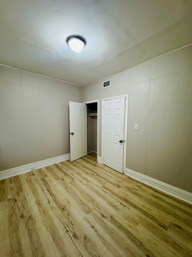 Building Photo - 38 S 17th St