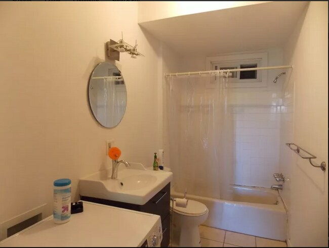 Building Photo - Sprawling 2BR in Queen Anne Victorian | Enormous Living Room | Walk-In Closets | East Rock