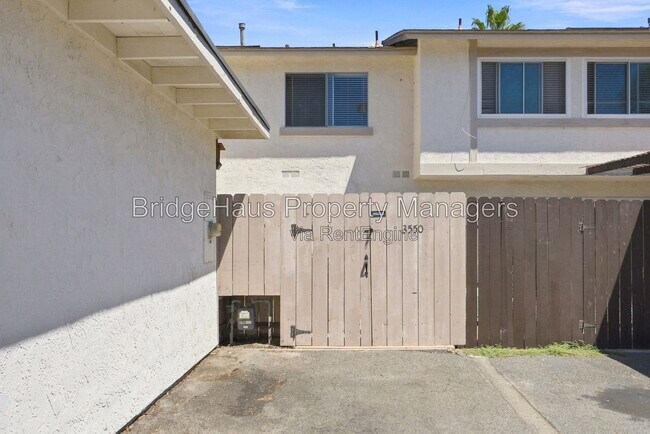 Building Photo - 3550 Sandpiper Pl