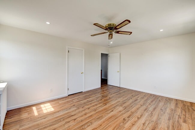 Building Photo - 815 3rd St