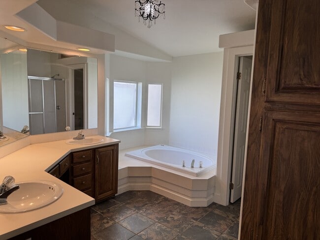 Building Photo - 3171 Horse Thief Dr