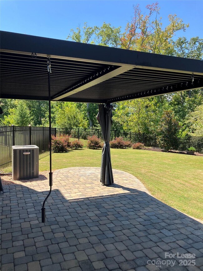 Building Photo - 10421 Bluejack Oak Ct