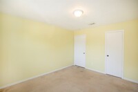 Building Photo - 8903 Kirkmont Dr