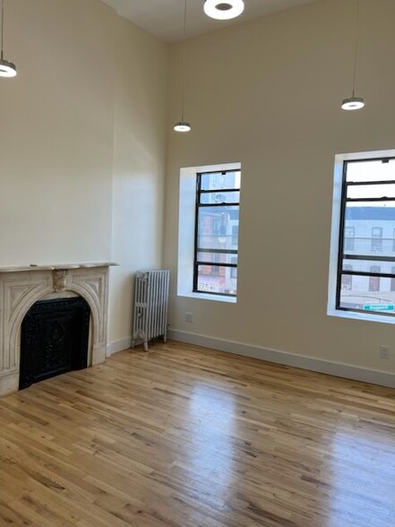 Primary Photo - 303 Flatbush Ave