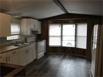 Building Photo - 5 Grassy Park Dr