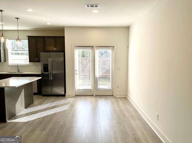 Building Photo - 5859 Greystone Dr