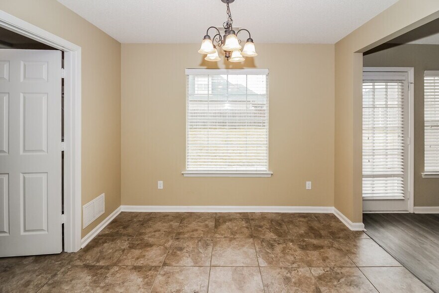 Building Photo - 6776 Anna May Dr