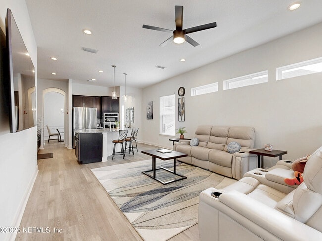 Building Photo - 121 Newfield Wy.