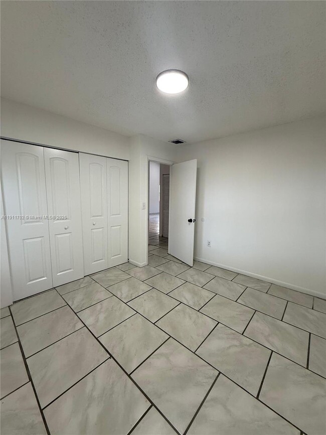 Building Photo - 6200 NW 26th Ct