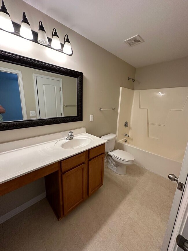 Building Photo - 1203 Castle Pines Dr