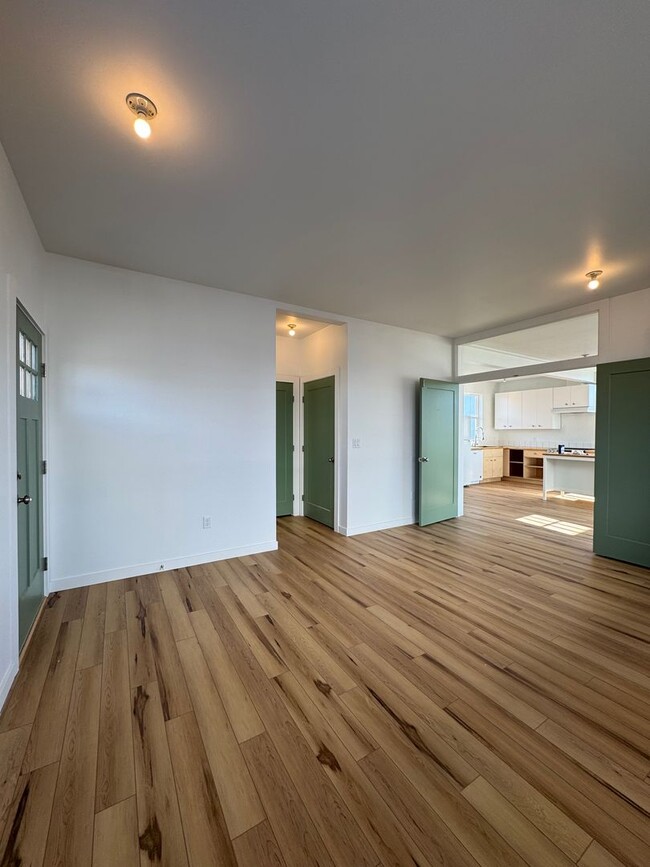 Building Photo - Spacious 4-Bedroom, 3-Bath Home with Stunning Views