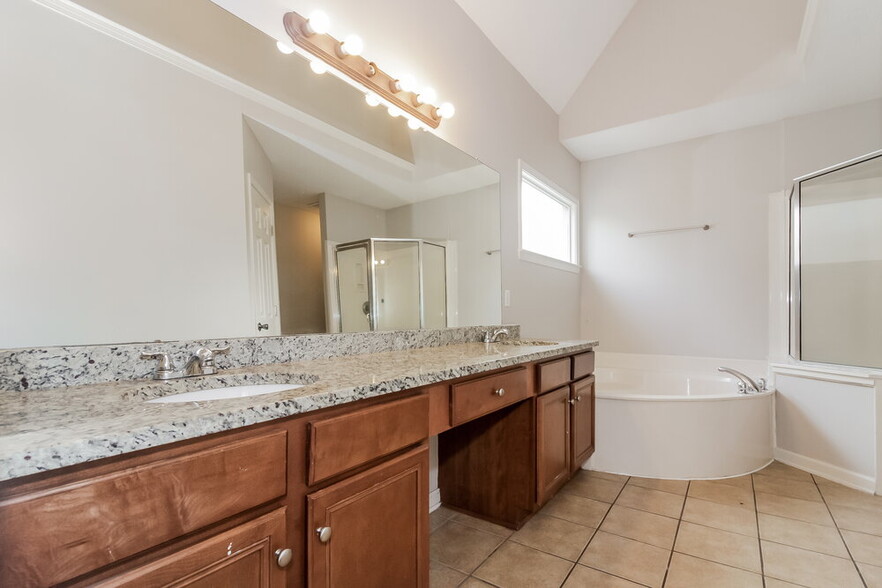 Building Photo - 7966 Cale Falls Ln