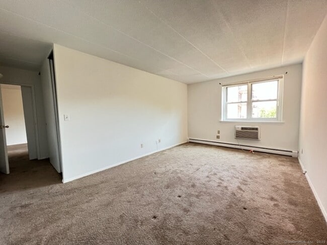 Building Photo - 27 Northill St