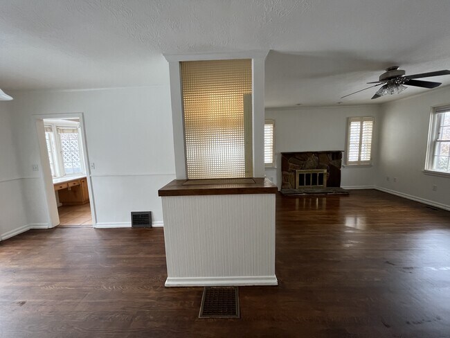 Building Photo - 2521 Dearborn St