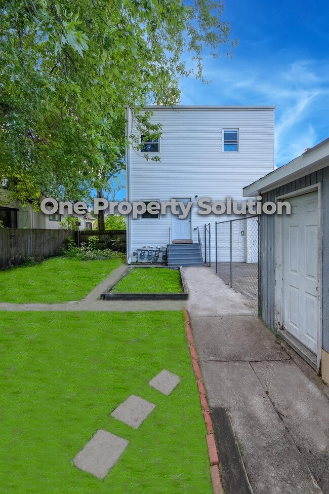 Building Photo - 35 Ruth St