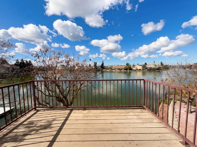 Building Photo - 2724 Bertolani Cir