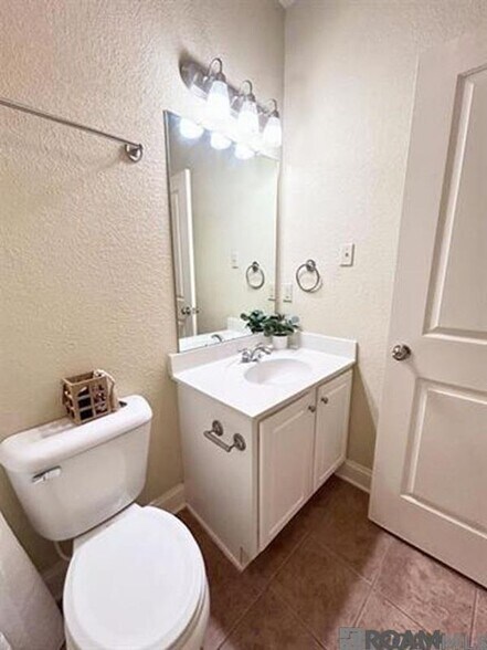 Building Photo - 4848 Windsor Village Dr
