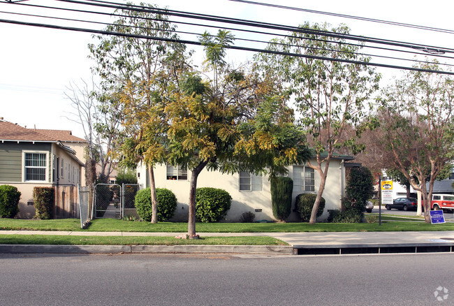 Building Photo - 441 S Parish Place