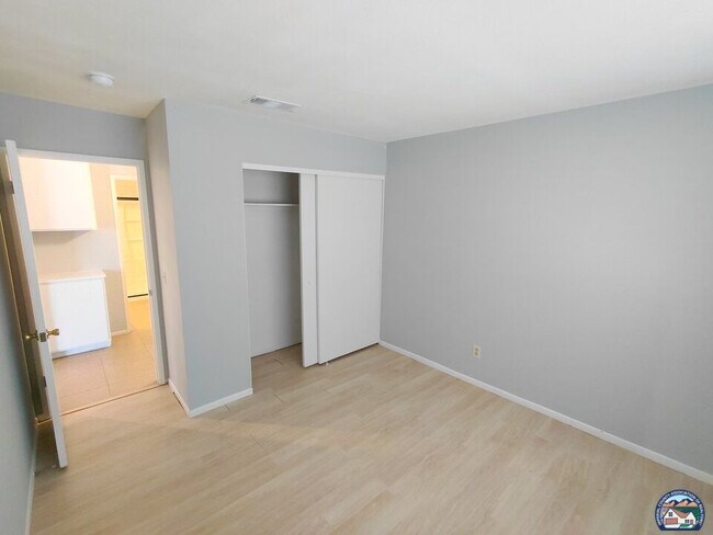 Building Photo - 1100 Rodeo Dr