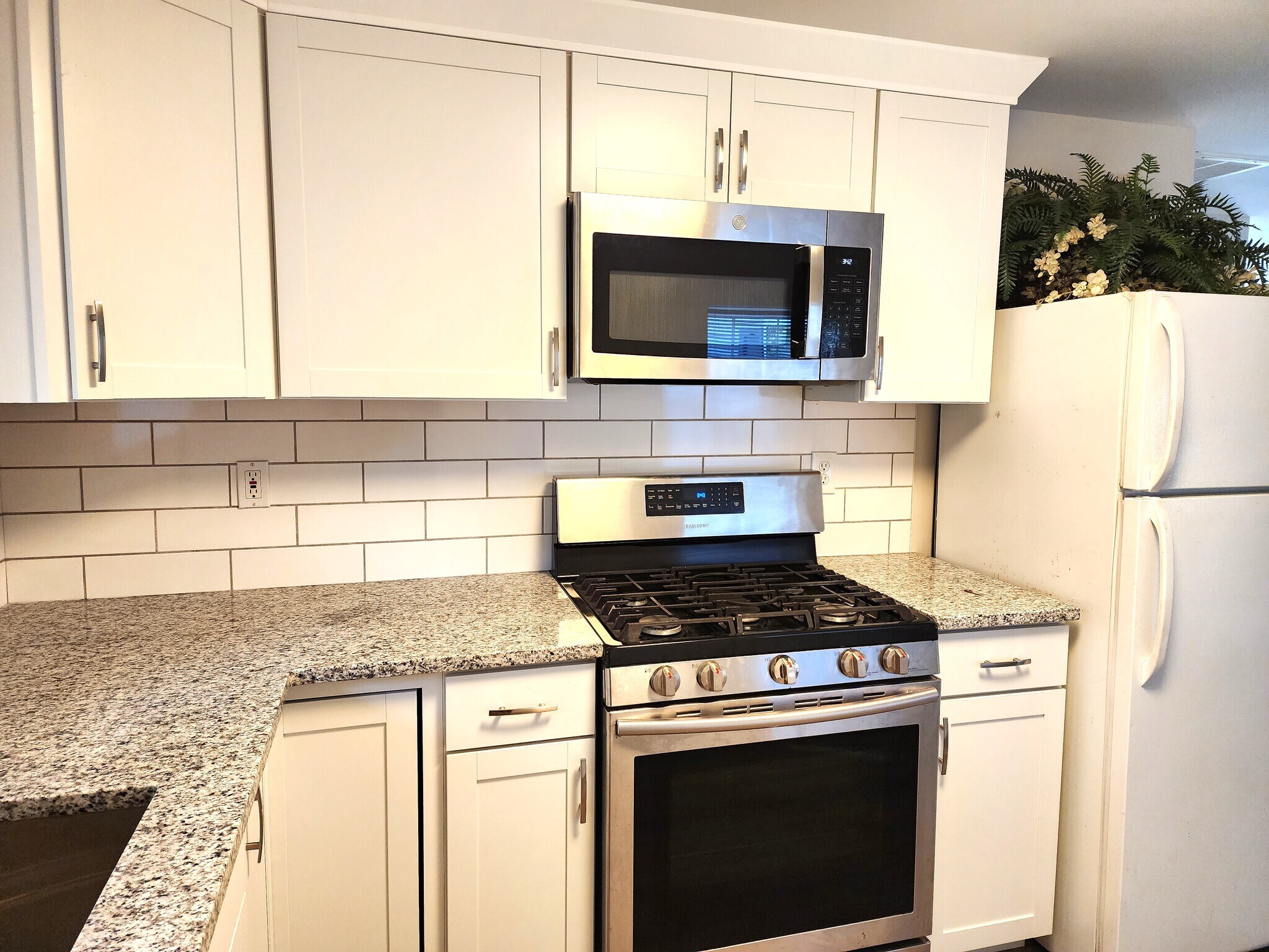 Building Photo - 296 Hockhockson