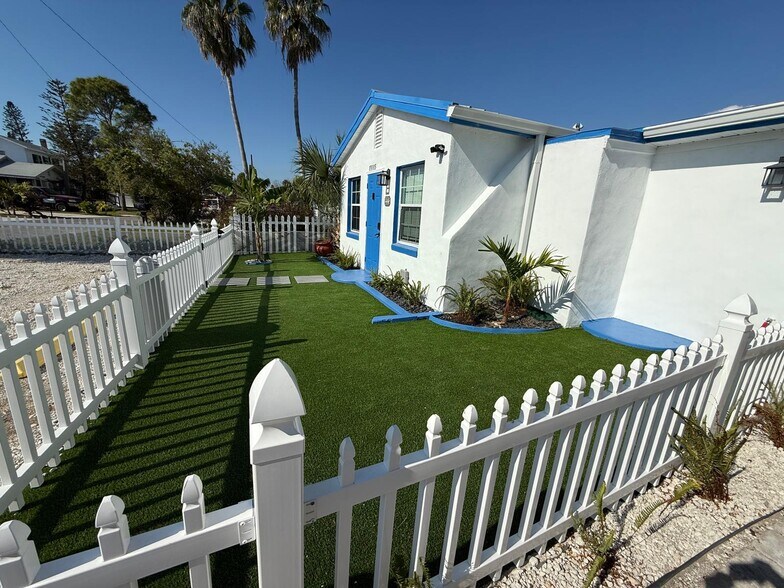 Building Photo - 13115 3rd St E