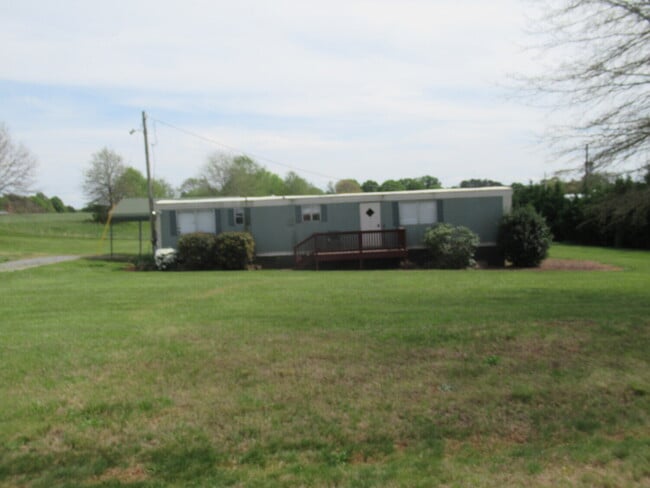 Building Photo - Cozy 2-Bedroom Home for Lease in Western Lincoln County – Move-In Ready!