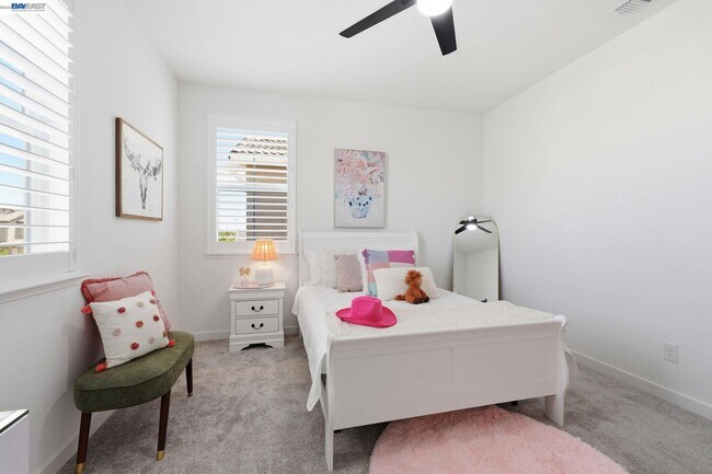 Building Photo - 1550 Plumas Dr