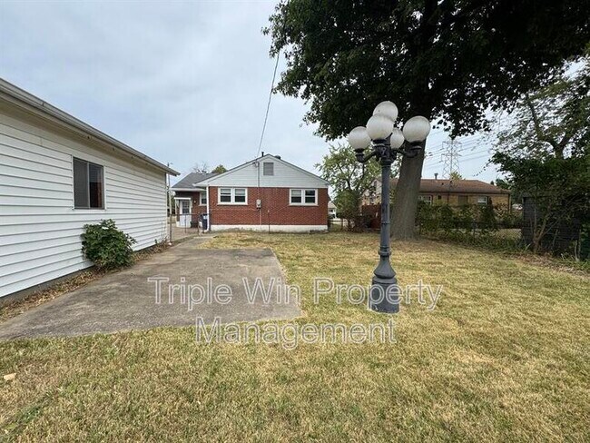 Building Photo - 90 W St Anthony Ln