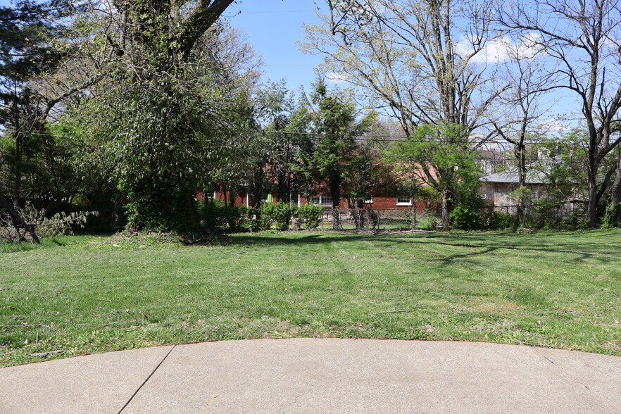 Building Photo - 3497 Castleton Hl