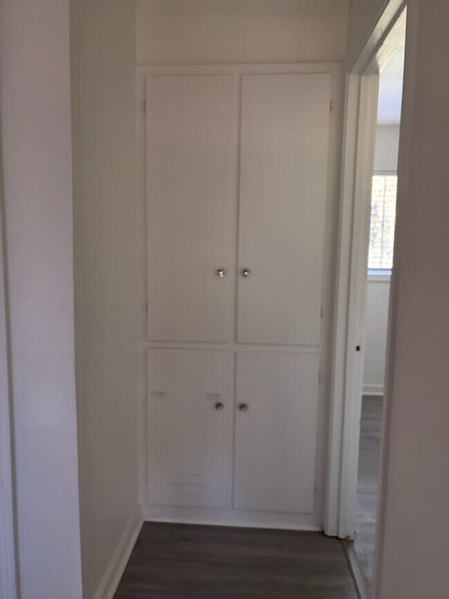 Building Photo - 5408 Keele St