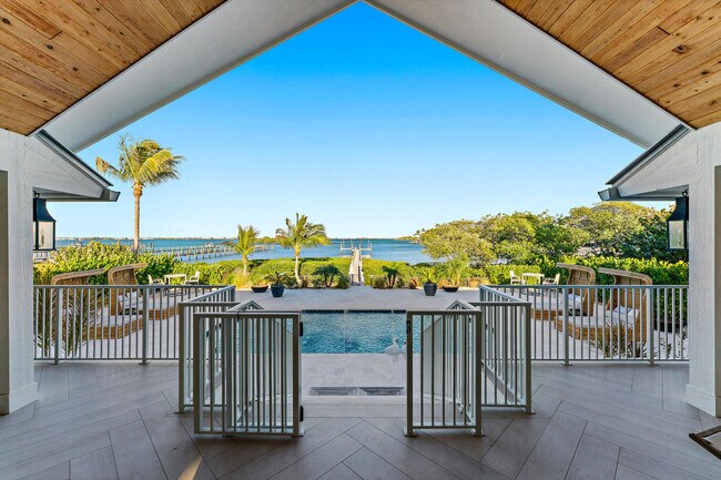 Building Photo - 116 S Sewalls Point Rd