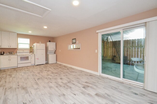 Building Photo - 9606 Highmeadow Dr