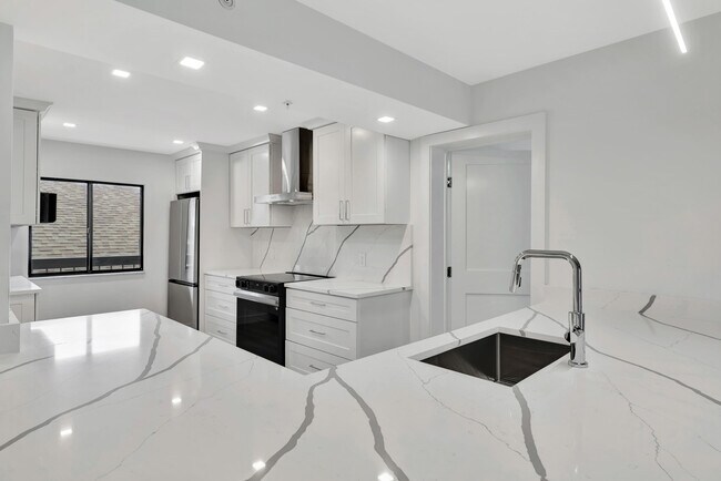 Building Photo - 501 Seafarer Cir