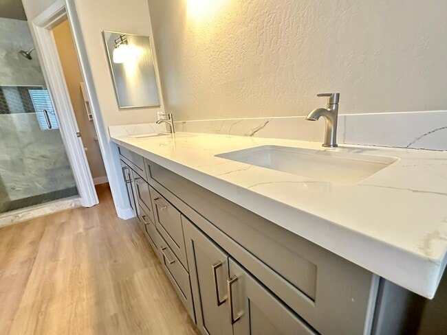 Building Photo - 4781 W Harrison St