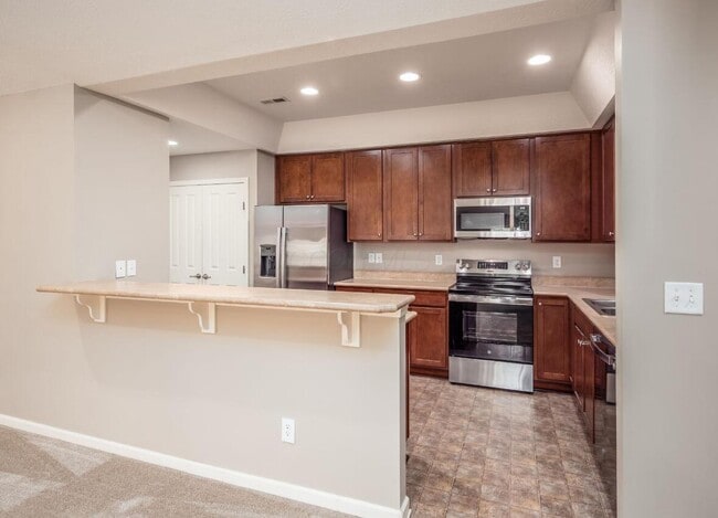 Building Photo - 6985 Kinsale Ln