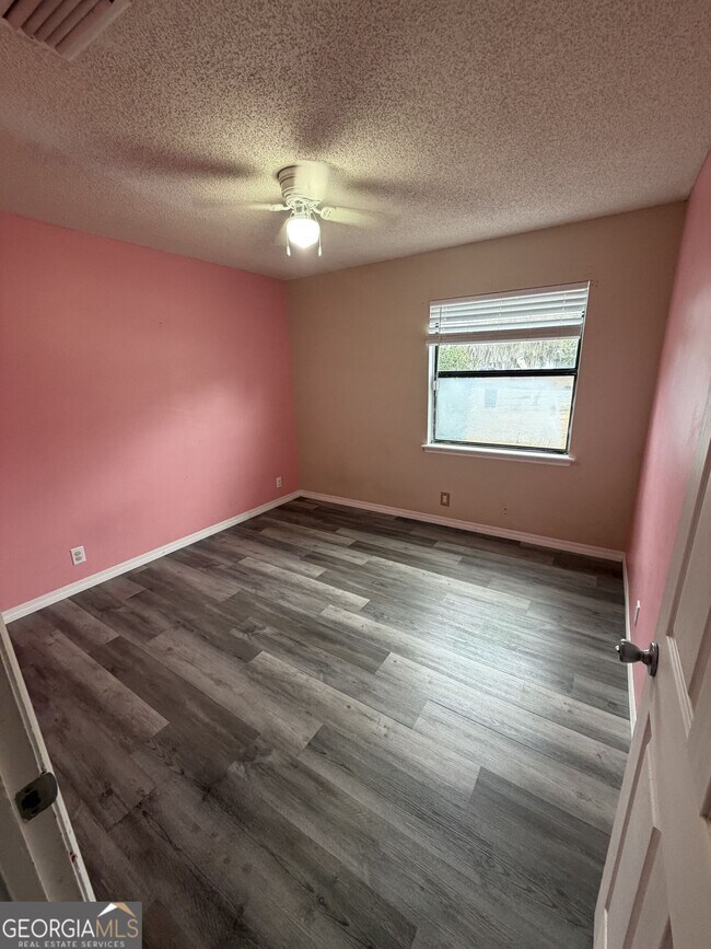 Building Photo - 514 Sunnyside Ct