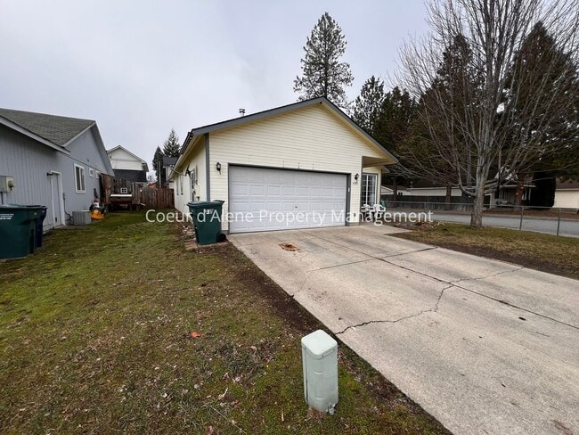 Building Photo - 3 bed, 2 bath house in Davis Park